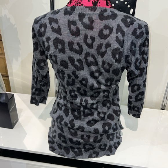Cheetah sweater - Picture 4 of 4